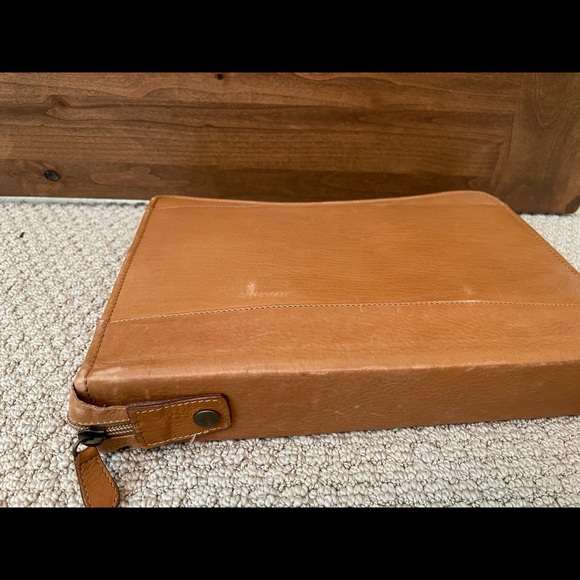 Genuine leather tan portfolio carrier/ organizer - Picture 15 of 16